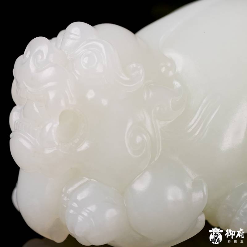 新疆和田玉原毛孔皮白玉籽玉 把件 瑞貅守禄 190.3克 图片7