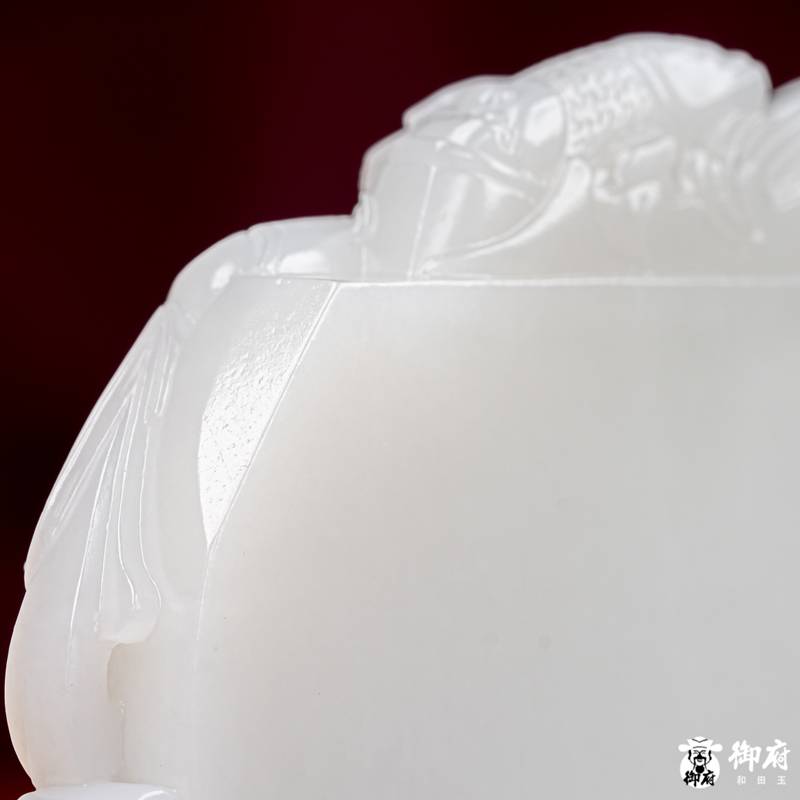 海派玉雕大师付雪飞作品 重231.8克 新疆和田玉原毛孔皮白玉籽料摆件 韦陀天尊 图片6