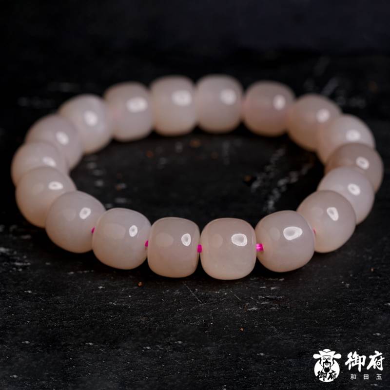 新疆和田玉青海料藕粉玉 桶珠手串 50.25克