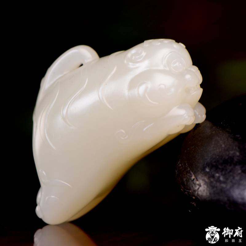 新疆和田玉白玉籽玉 挂件 如虎添翼 35克 图片3