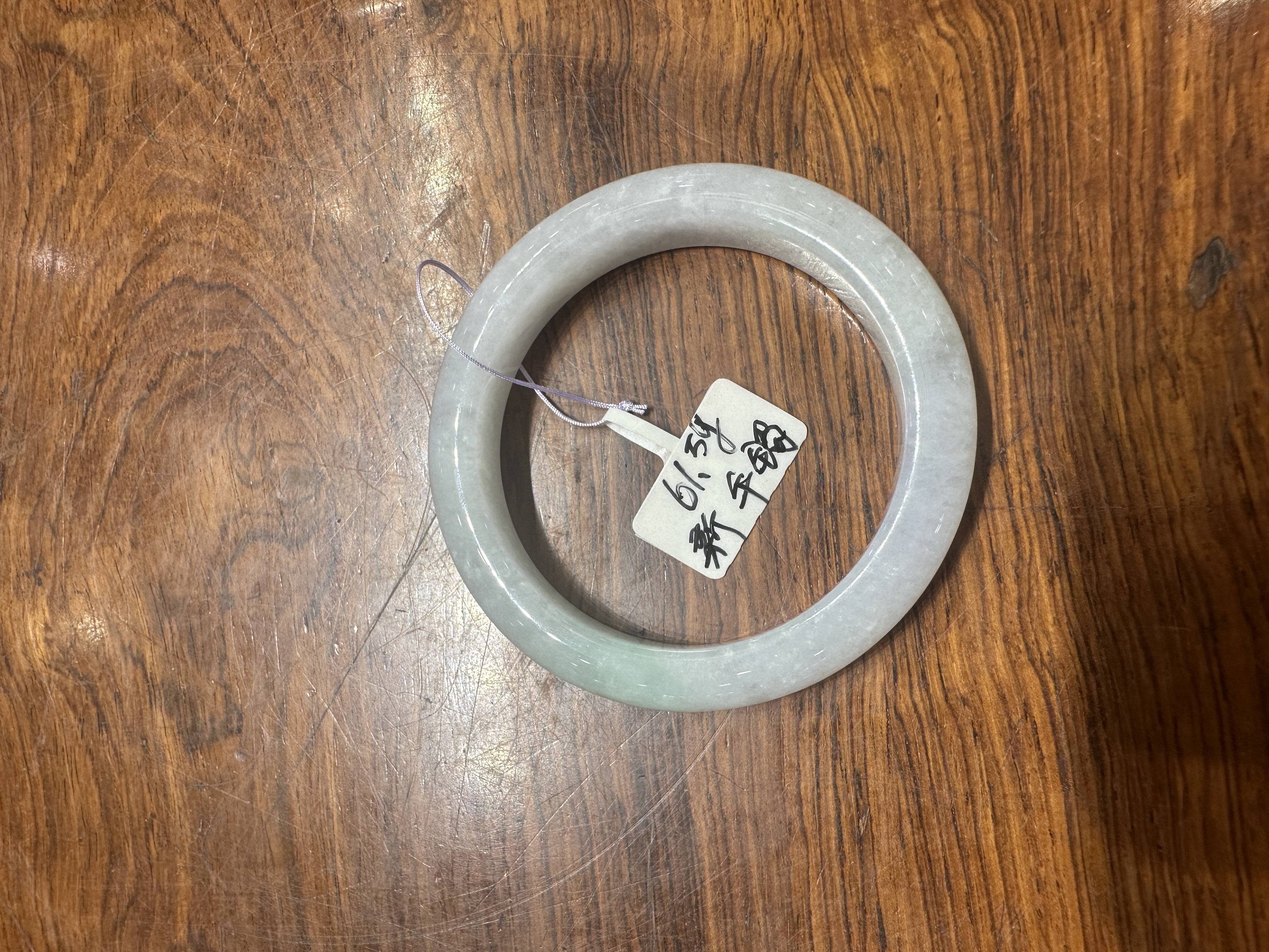 緬甸翡翠A貨糯冰種手鐲 61.5克