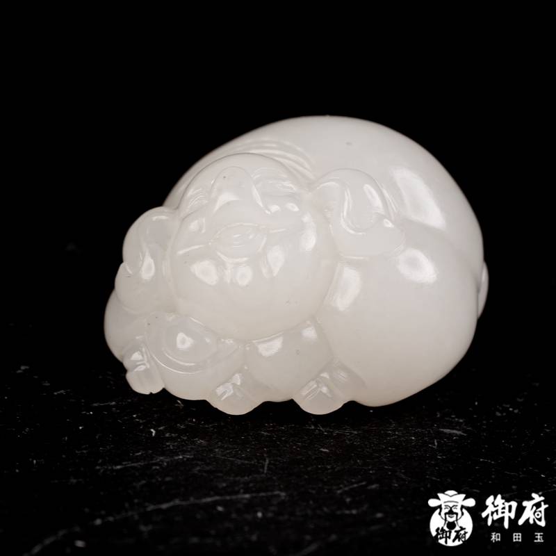 新疆和田玉白玉籽玉挂件 玉猪纳福 15.4克 图片6