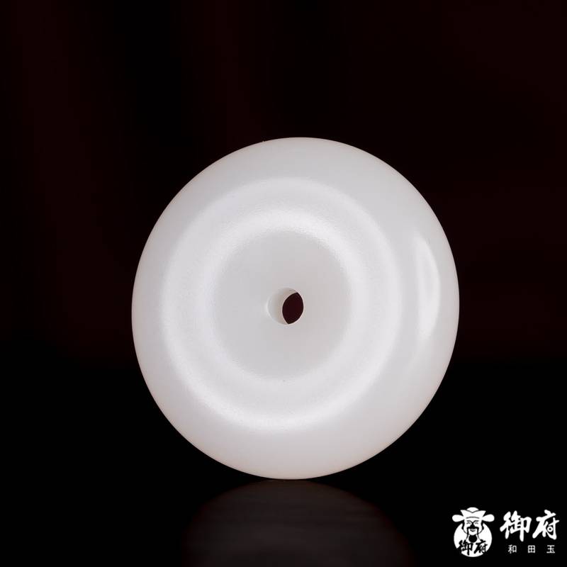 新疆和田玉白玉挂件 平安扣 30.2克 图片5