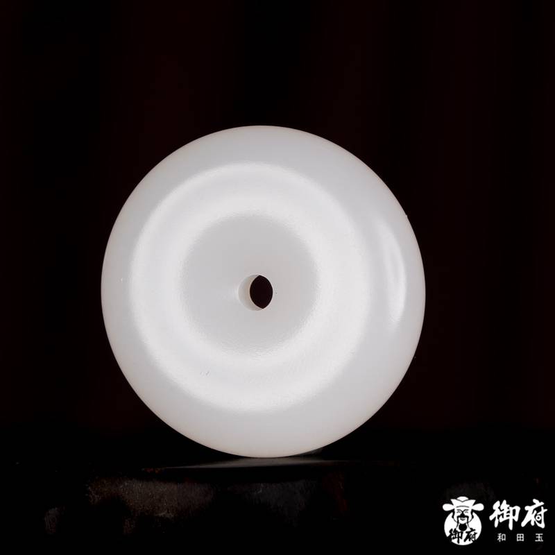 新疆和田玉白玉挂件 平安扣 30.2克 图片4