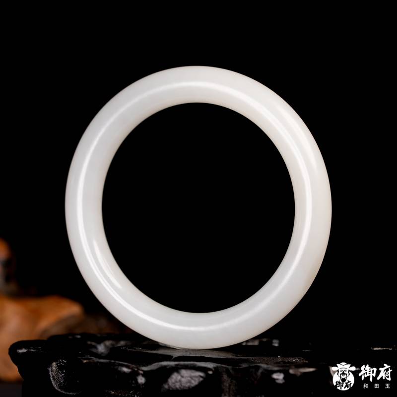 新疆和田玉原毛孔皮白玉籽料 51.7克 內(nèi)徑56mm 圖片4