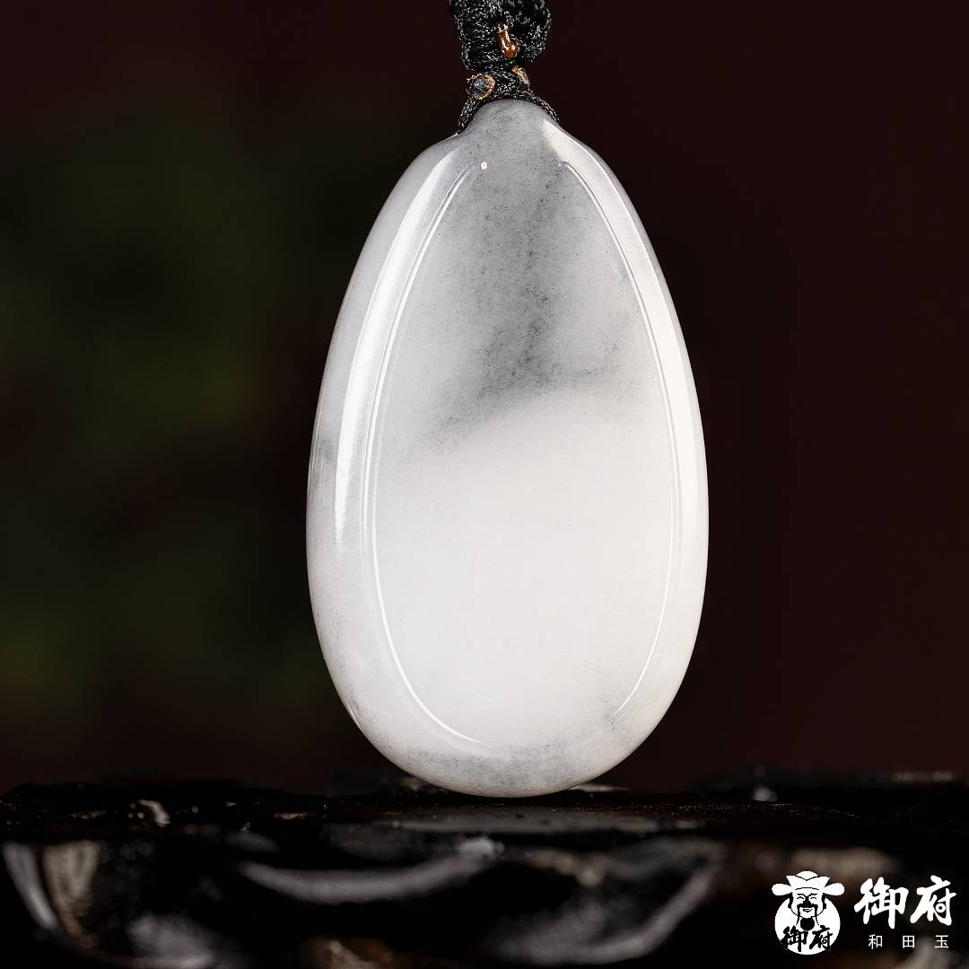 新疆和田玉白玉青花 挂件 无事牌 32.7克 图片4