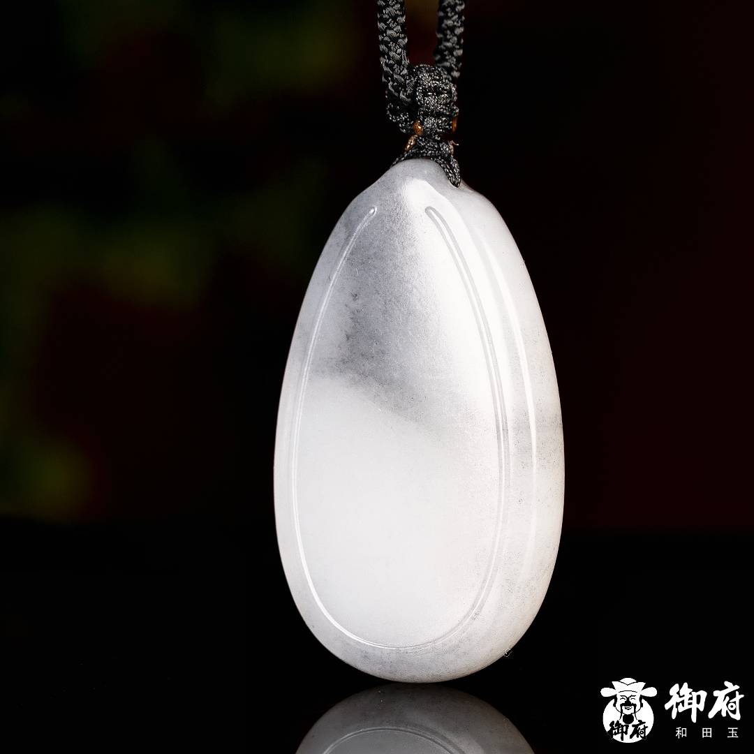 新疆和田玉白玉青花 挂件 无事牌 32.7克 图片5