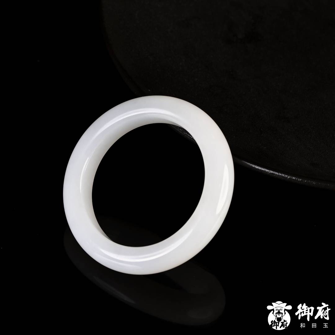新疆和田玉白玉 手鐲 82.6克 內(nèi)徑57mm 圖片7