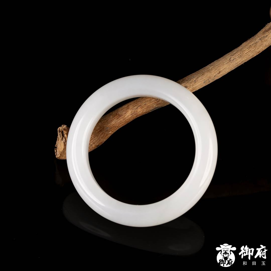 新疆和田玉白玉 手鐲 82.6克 內(nèi)徑57mm 圖片5