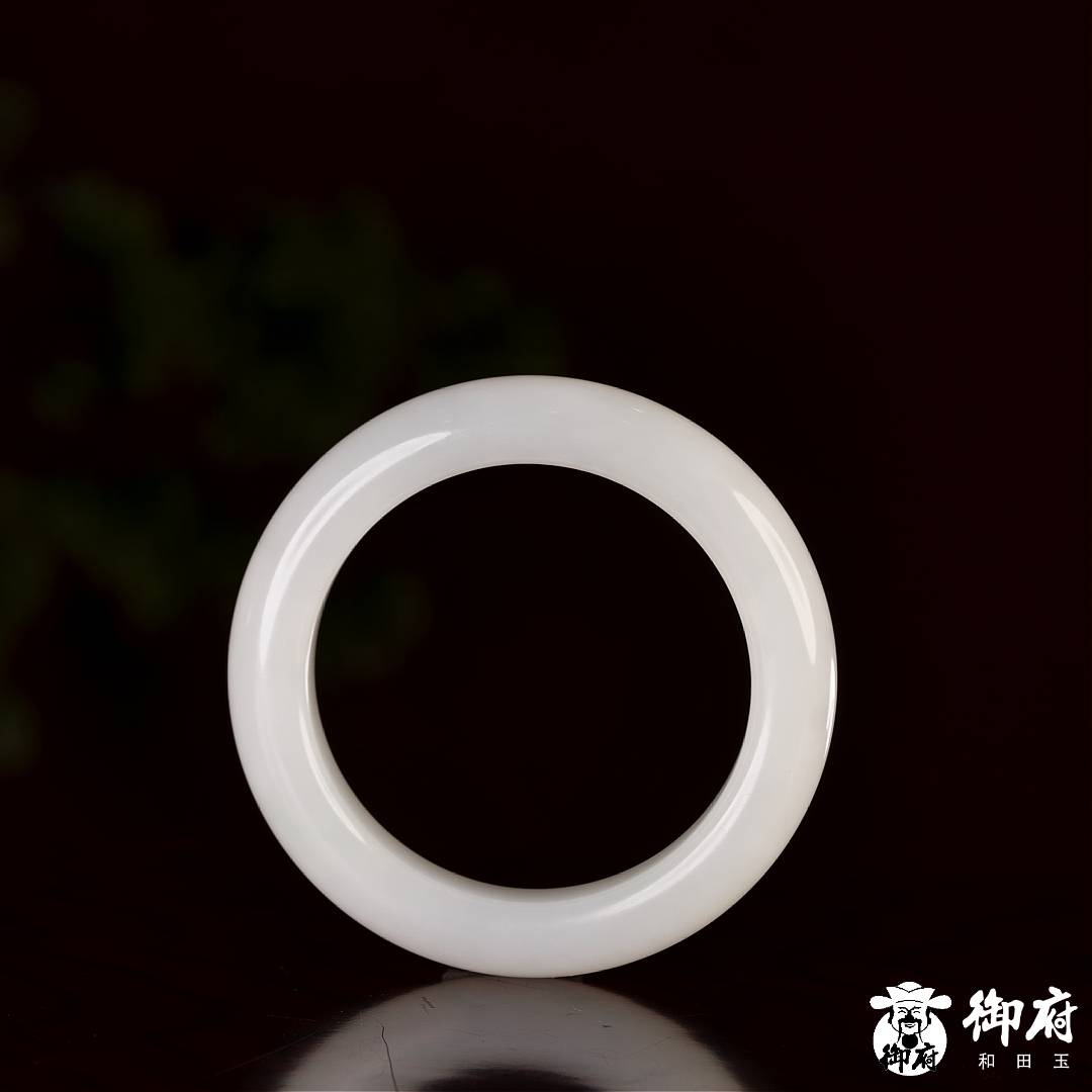 新疆和田玉白玉 手鐲 82.6克 內(nèi)徑57mm 圖片4