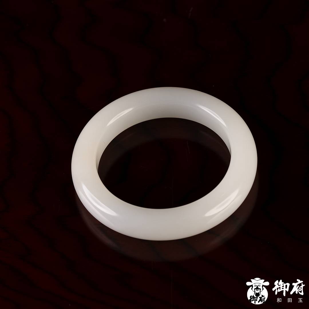 新疆和田玉白玉 手鐲 82.6克 內(nèi)徑57mm 圖片3