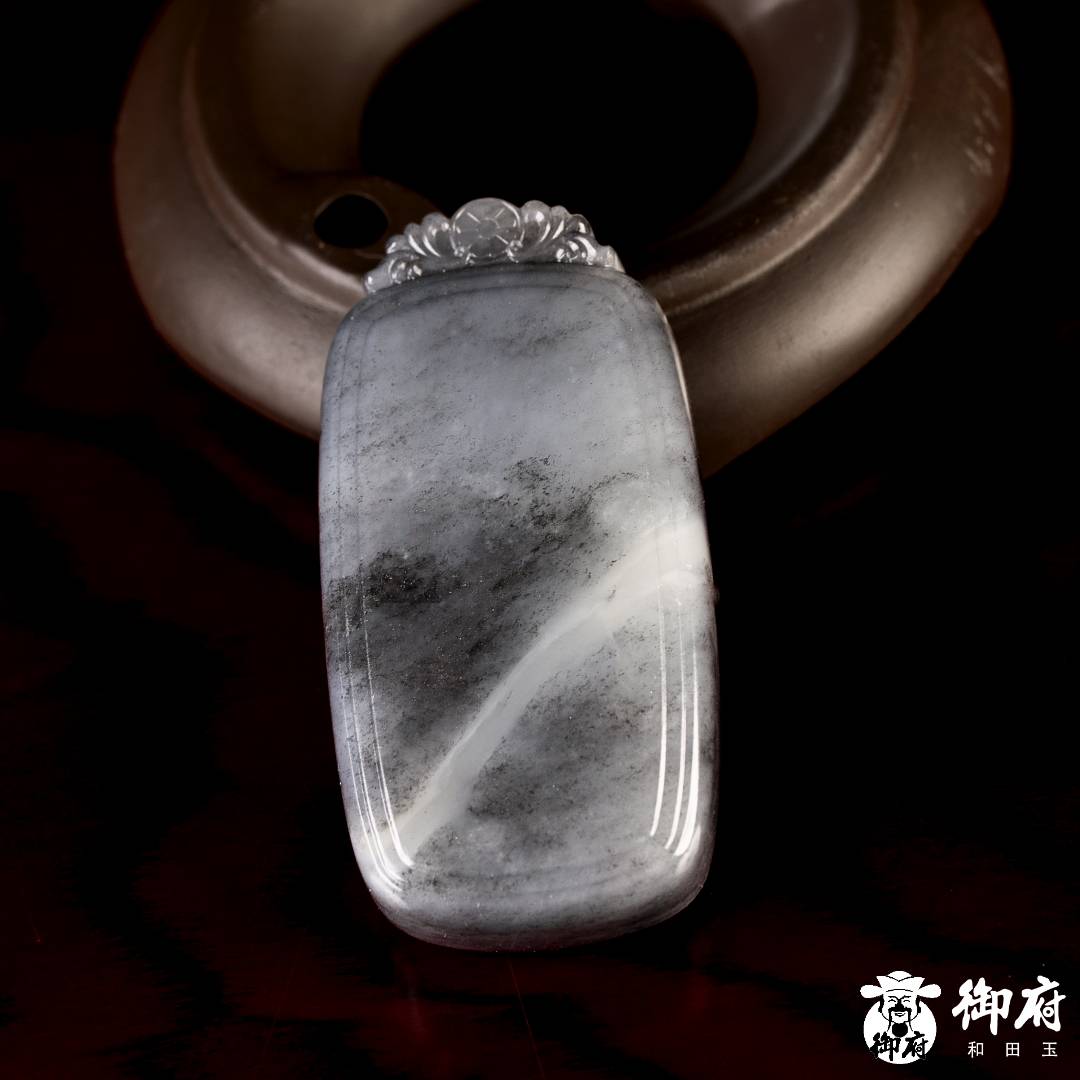 新疆和田玉青花籽料 掛件 無事牌 58.5克 圖片4