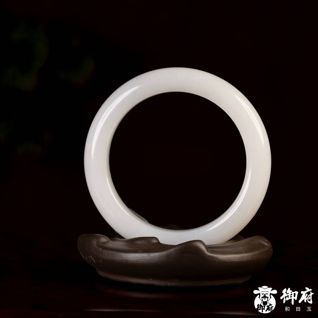 新疆和田白玉 手镯 57.2克 内径54mm 图片4