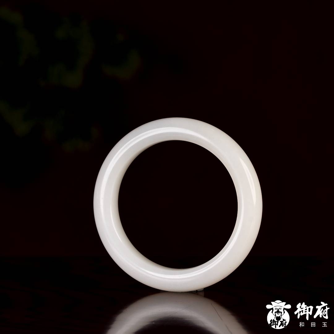 新疆和田白玉 手镯 57.2克 内径54mm 图片3