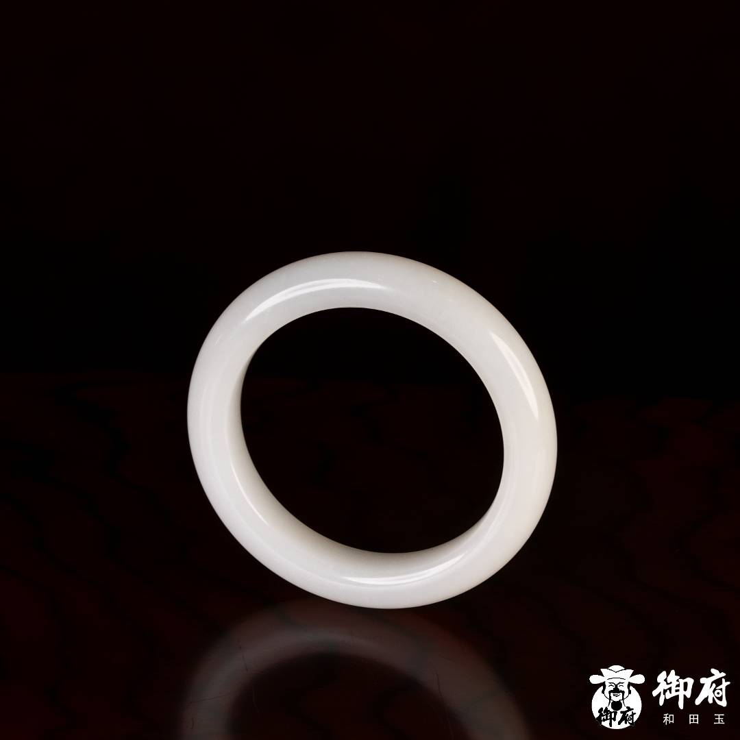 新疆和田白玉 手镯 57.2克 内径54mm 图片2