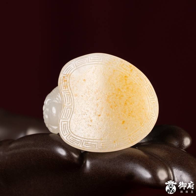 新疆和田玉洒金皮白玉籽料 手把件 龙龟 22.2克 图片2
