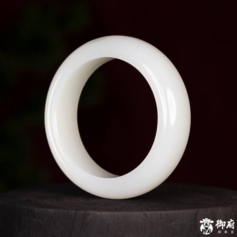 新疆和田玉白玉籽料圆条素面平安镯 107.7克 内径56.5mm 图片10
