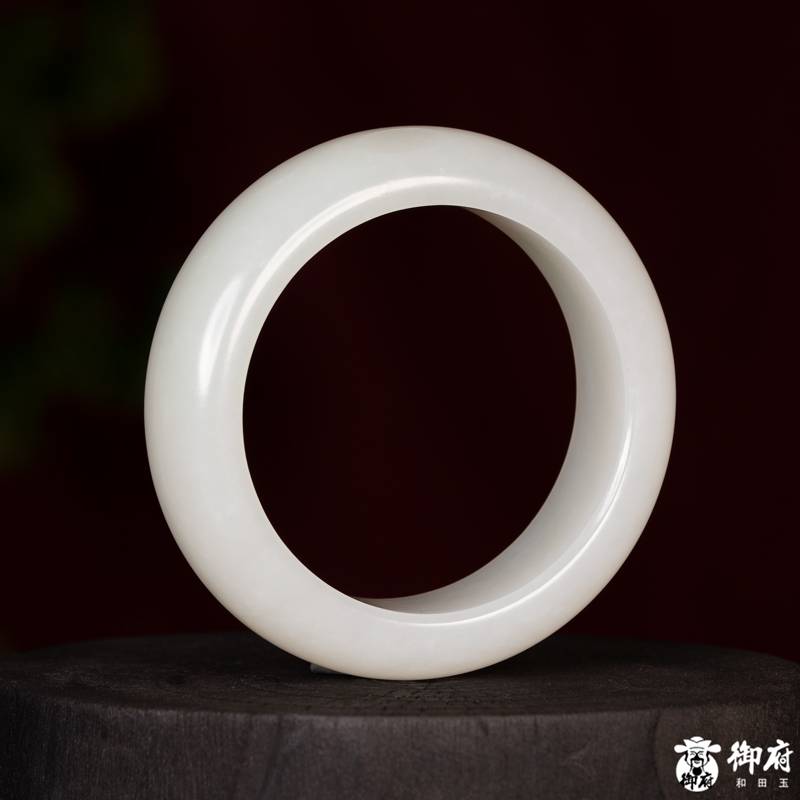 新疆和田玉白玉籽料圆条素面平安镯 107.7克 内径56.5mm 图片8