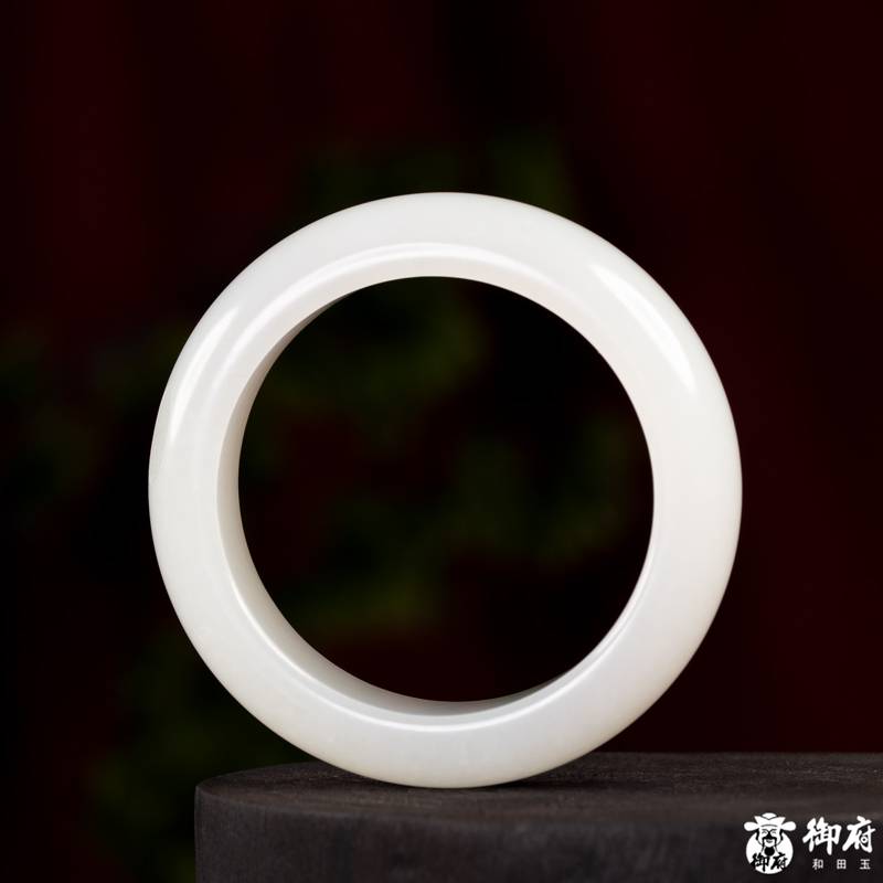 新疆和田玉白玉籽料圆条素面平安镯 107.7克 内径56.5mm 图片7