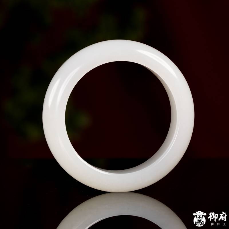 新疆和田玉白玉籽料圆条素面平安镯 107.7克 内径56.5mm 图片4
