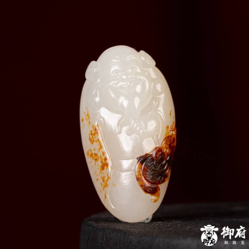 新疆和田玉聚红皮白玉籽玉 独籽     挂件    如意财神  13克 图片5
