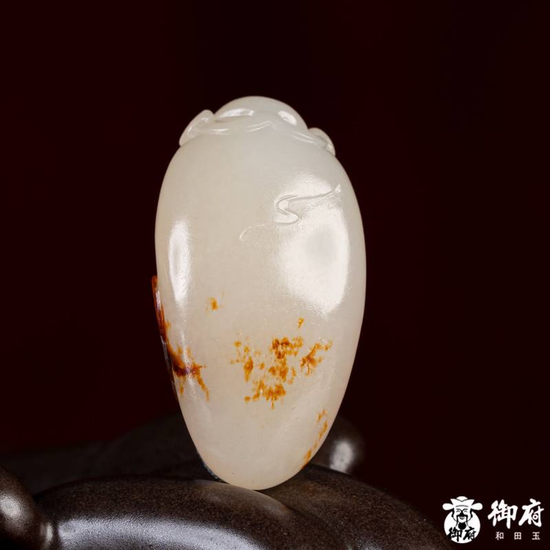 新疆和田玉聚红皮白玉籽玉 独籽     挂件    如意财神  13克 图片2