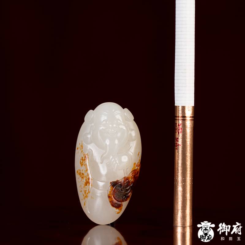 新疆和田玉聚红皮白玉籽玉 独籽     挂件    如意财神  13克