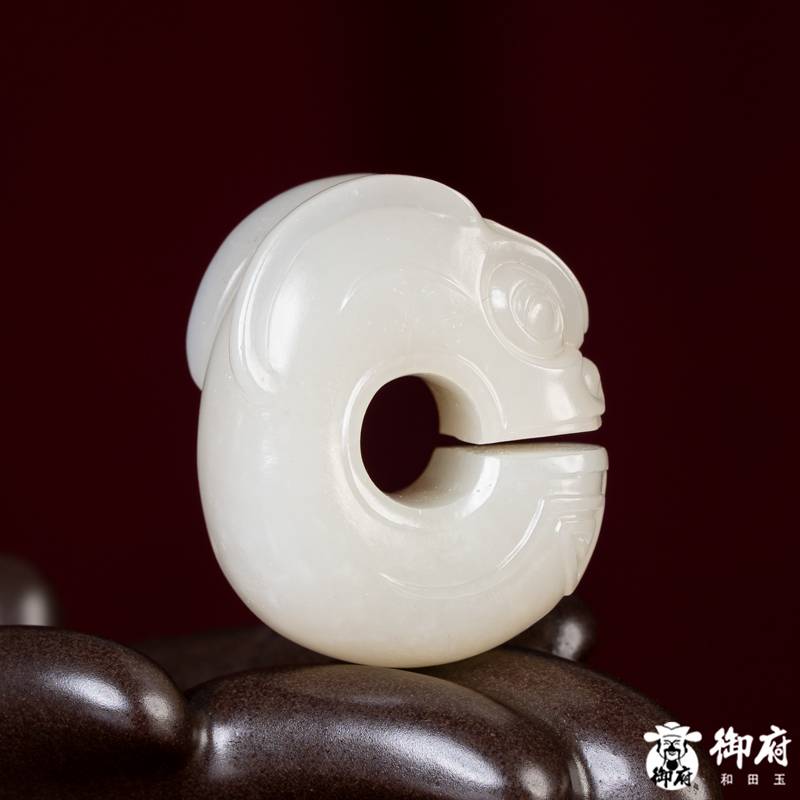 新疆和田玉白玉籽玉 挂件 玉猪龙  13.7克 图片7