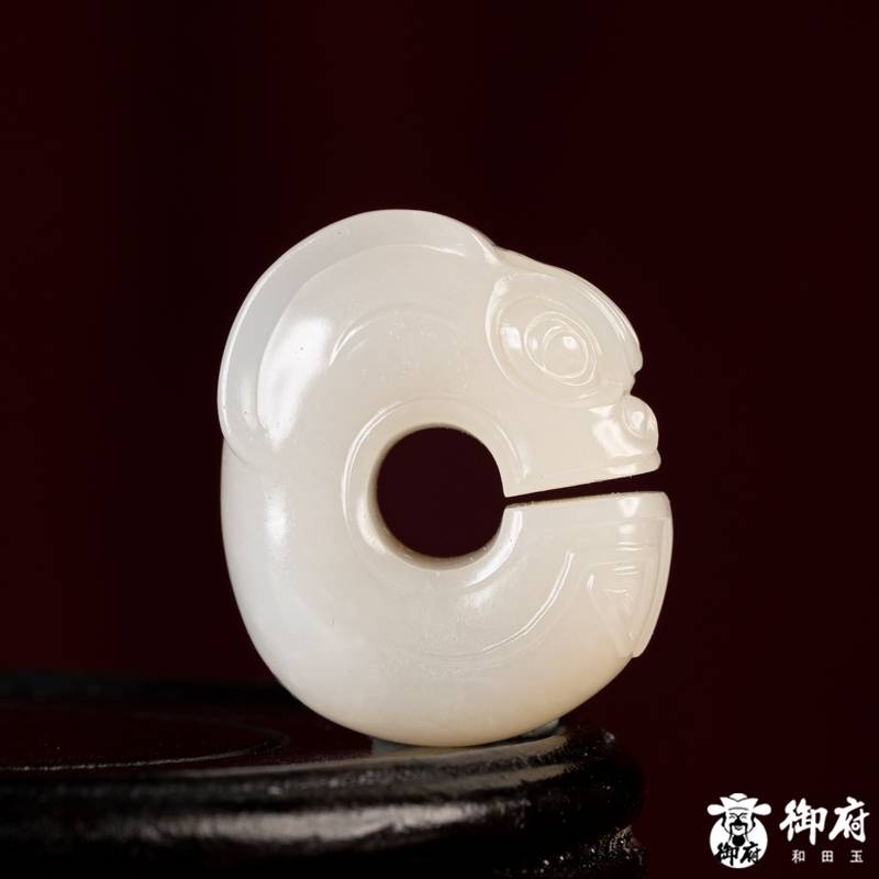 新疆和田玉白玉籽玉 挂件 玉猪龙  13.7克 图片6