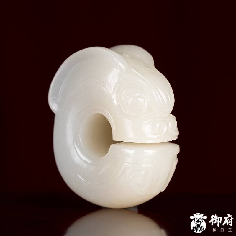 新疆和田玉白玉籽玉 挂件 玉猪龙  13.7克 图片5