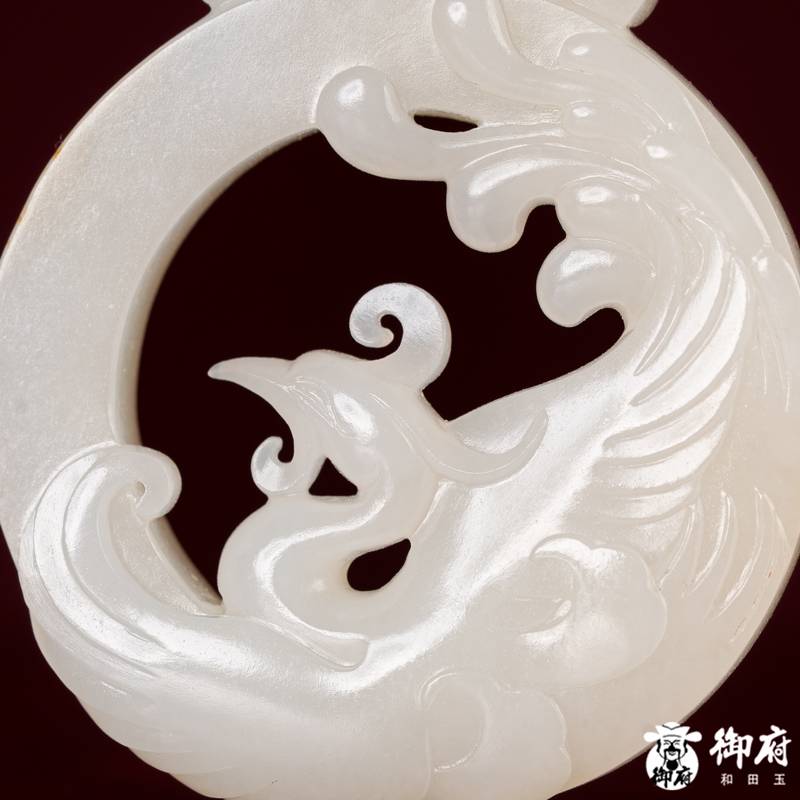 新疆和田玉洒金皮白玉籽玉      挂件      仿古凤    17.1克 图片5