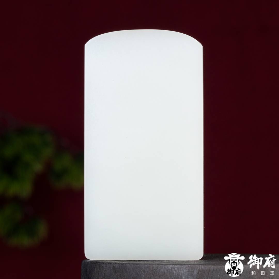 海派玉雕大师付雪飞工作室 重239.5克 新疆和田玉原毛孔皮白玉籽料摆件 桃园三结义 &middot; 肝胆相照 图片11