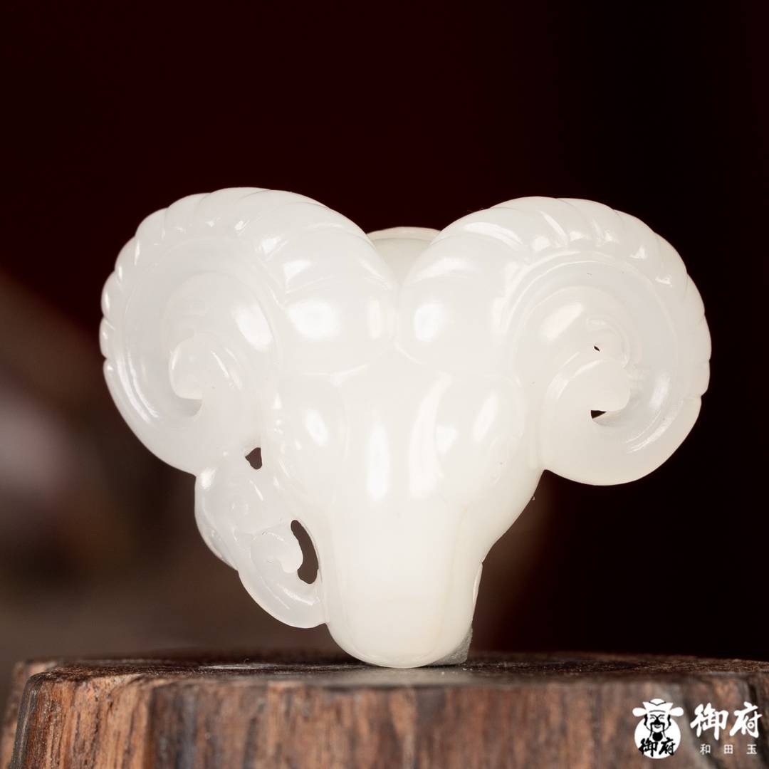 新疆和田玉白玉籽玉挂件 领头羊 8.4克 图片6