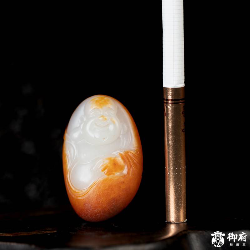 新疆和田玉独籽红皮白肉弥勒佛挂件 12克