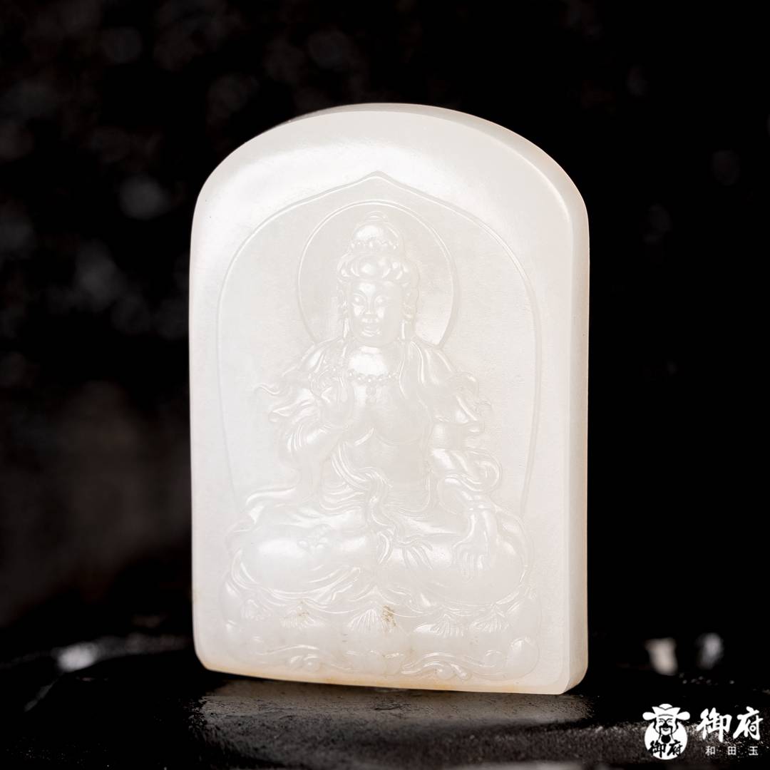 新疆和田玉洒金皮白玉籽玉挂件 坐莲观音 29.1克 图片2