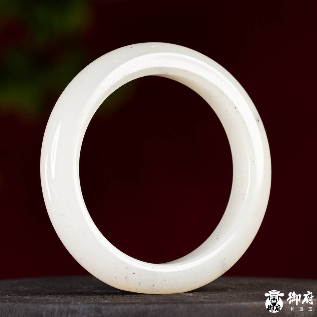 新疆和田玉黄皮青花籽玉手镯 56.8克 内径55mm 图片2