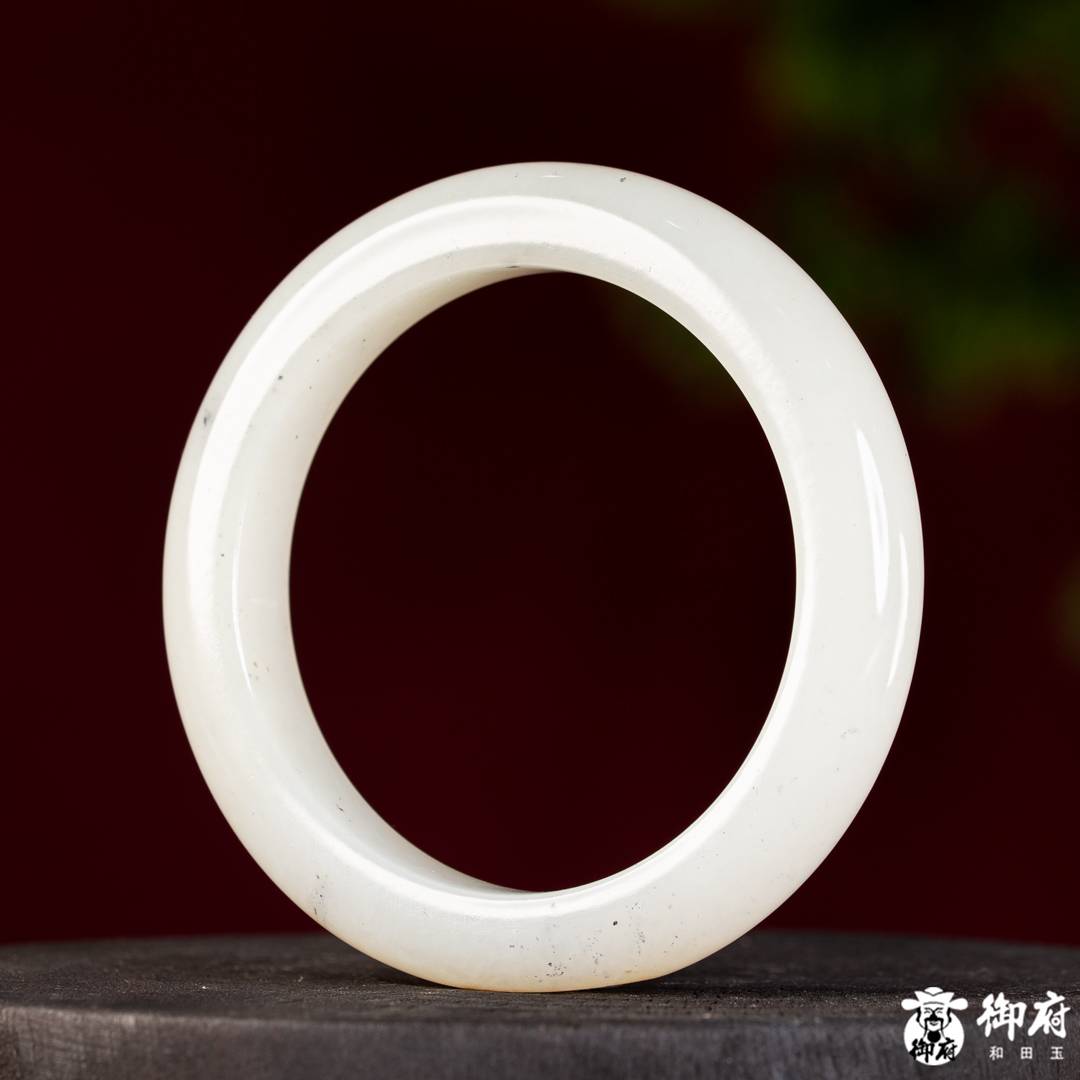 新疆和田玉黄皮青花籽玉手镯 56.8克 内径55mm 图片3