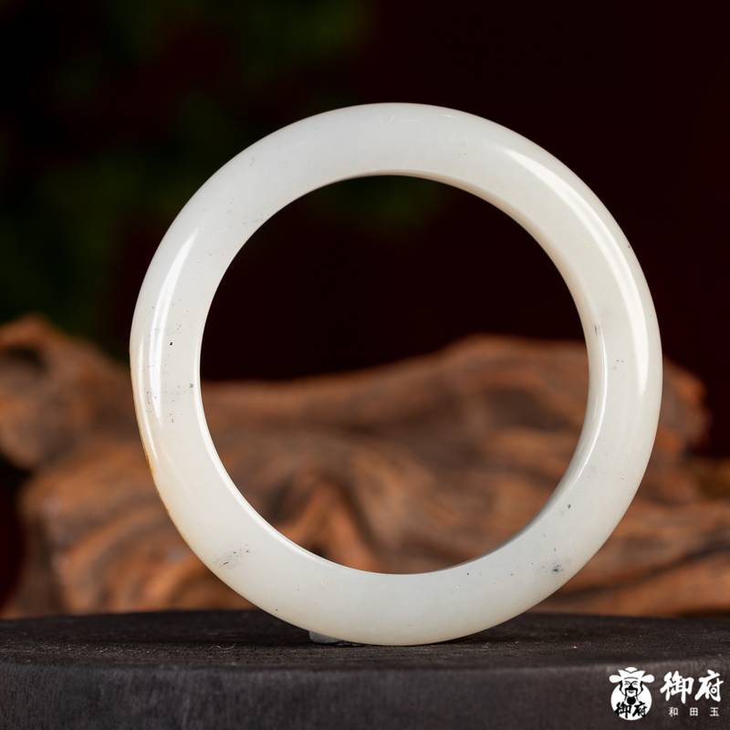新疆和田玉黄皮青花籽玉手镯 56.8克 内径55mm 图片6