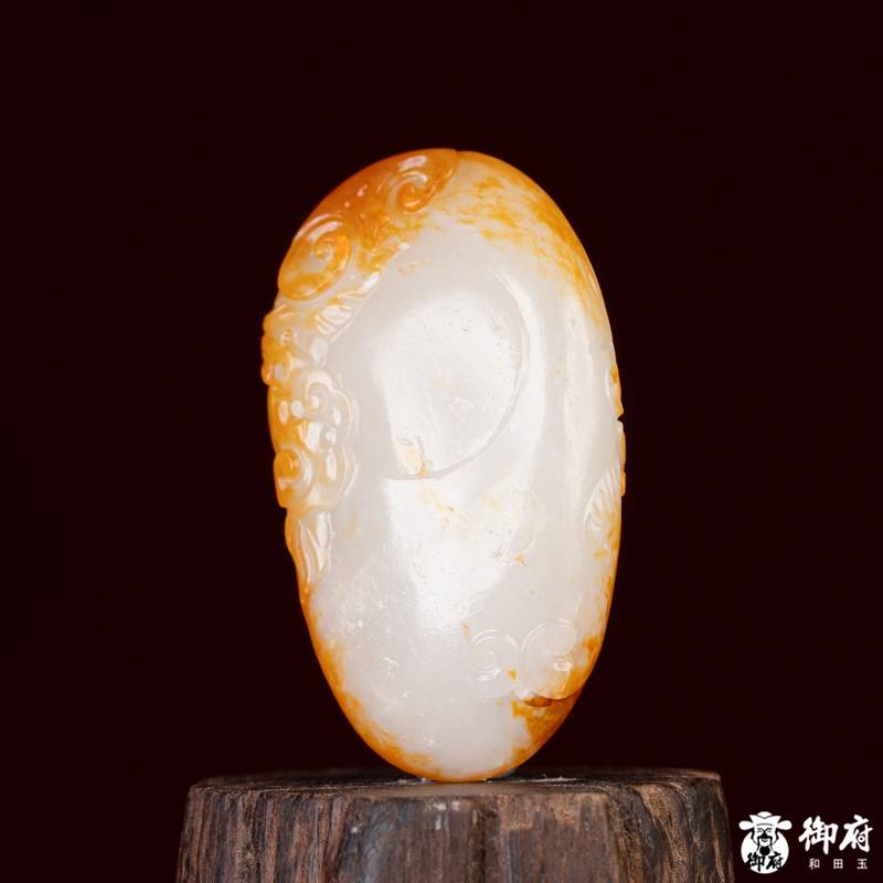 新疆和田玉红皮白玉籽玉 挂件 弥勒 15.1g 图片2