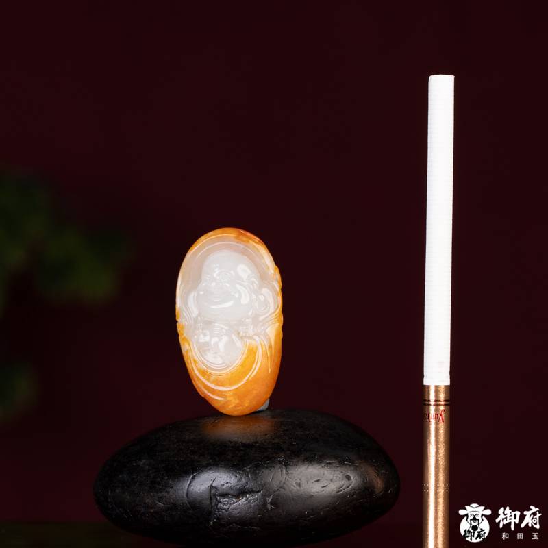 新疆和田玉红皮白玉籽玉 挂件 弥勒 15.1g