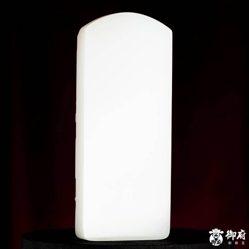 海派玉雕大师付雪飞工作室作品 重402.5克 新疆和田玉原毛孔皮羊脂白玉籽料 摆件 武圣&middot;忠义关公 图片7