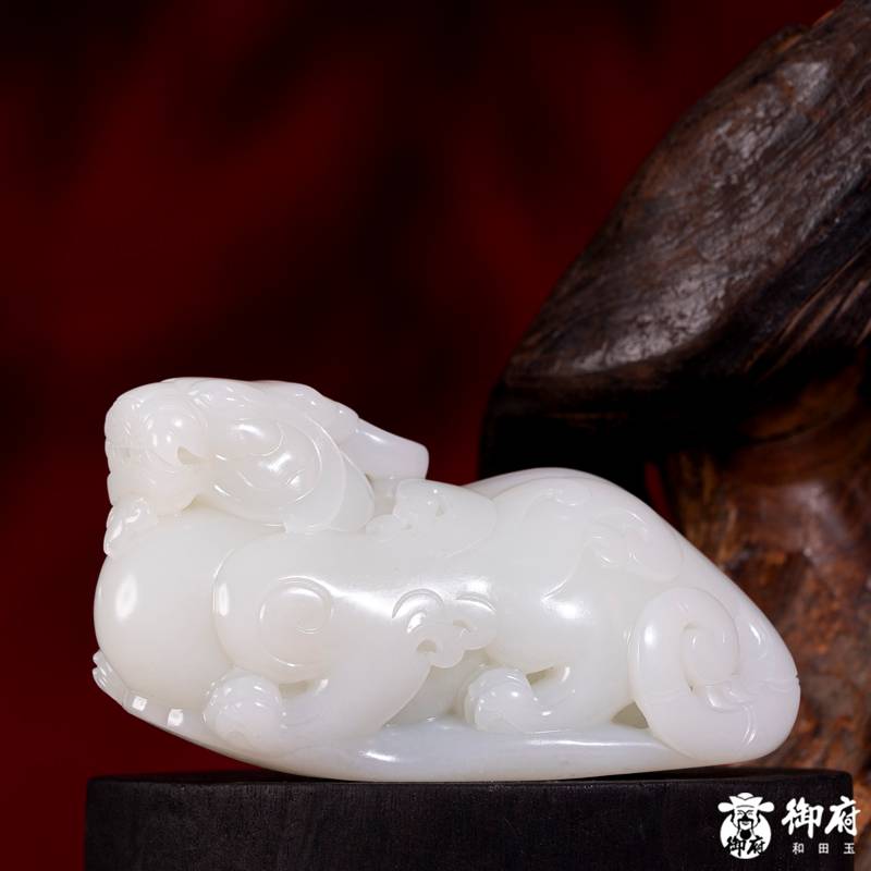 海派玉雕大师付雪飞工作室 重420克 新疆和田玉羊脂白玉原毛孔皮白玉籽料 摆件 镇守八方&middot;貔貅 图片2
