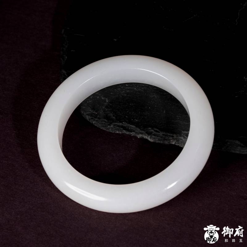 新疆和田玉原毛孔皮一级白玉籽玉 手镯 65.2克 57mm