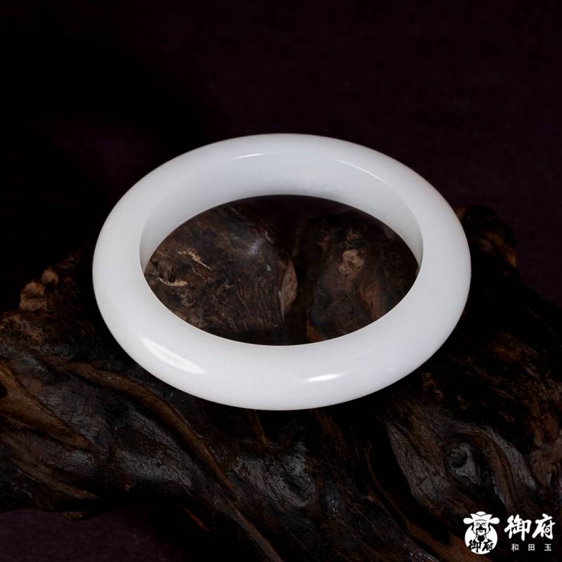 新疆和田玉原毛孔皮一级白玉籽玉 手镯 65.2克 57mm 图片4