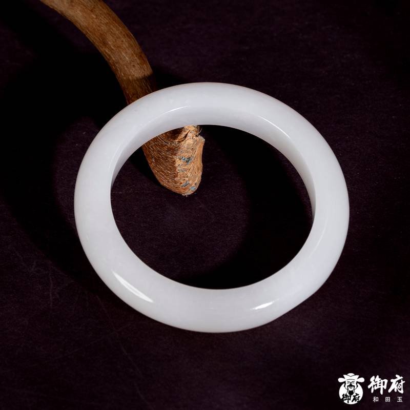 新疆和田玉原毛孔皮一级白玉籽玉 手镯 65.2克 57mm 图片8