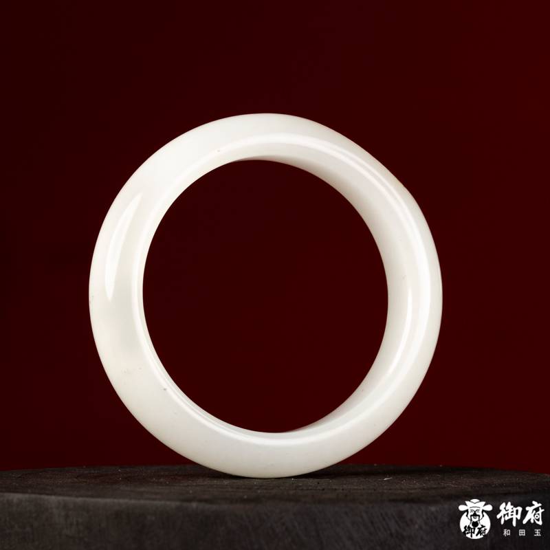 新疆和田玉洒金皮青花籽玉手镯 60克 内径53mm