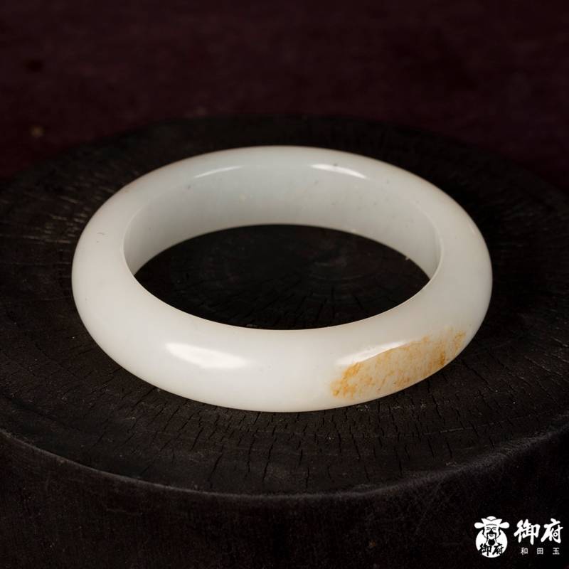 新疆和田玉洒金皮青花籽玉手镯 60克 内径53mm 图片4