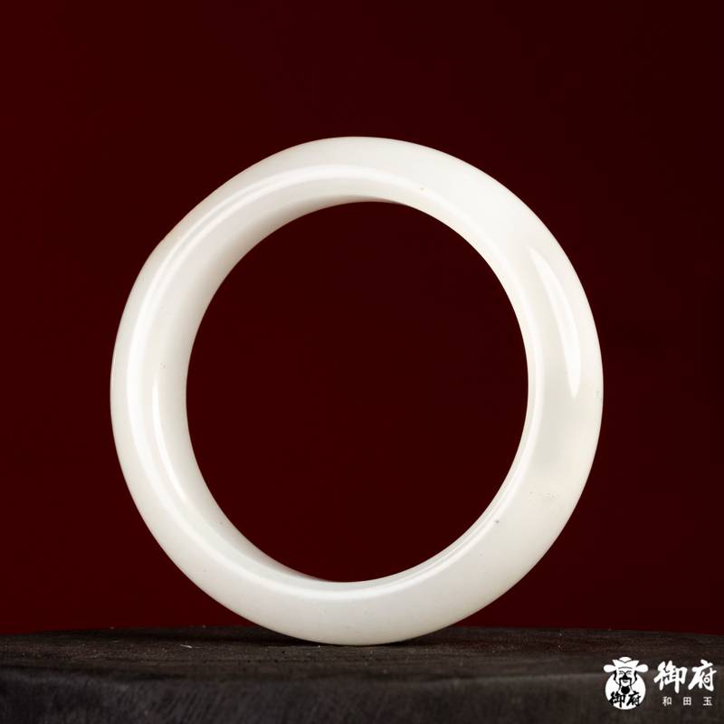 新疆和田玉洒金皮青花籽玉手镯 60克 内径53mm 图片6