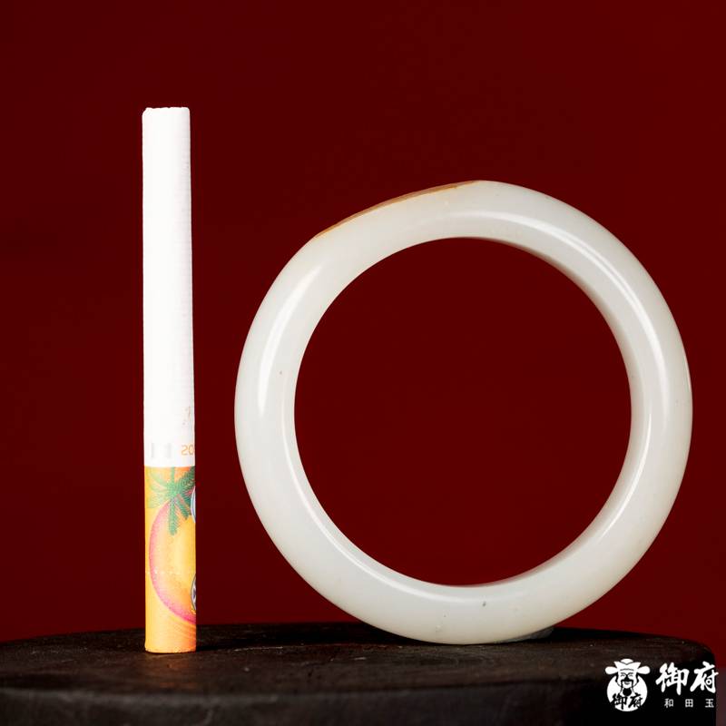新疆和田玉洒金皮青花籽玉手镯 60克 内径53mm 图片8