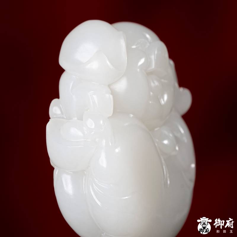 新疆和田玉白玉籽玉挂件 喜乐福猪 49.5克 图片7